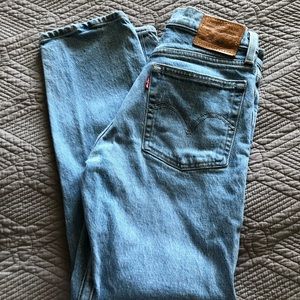 Levi’s wedgie straight jeans